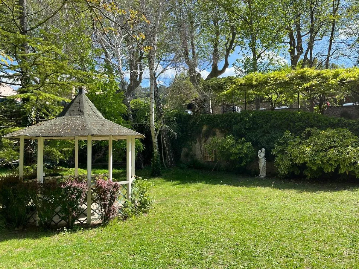 Le Vieux Moulin De Jouques Bed & Breakfast