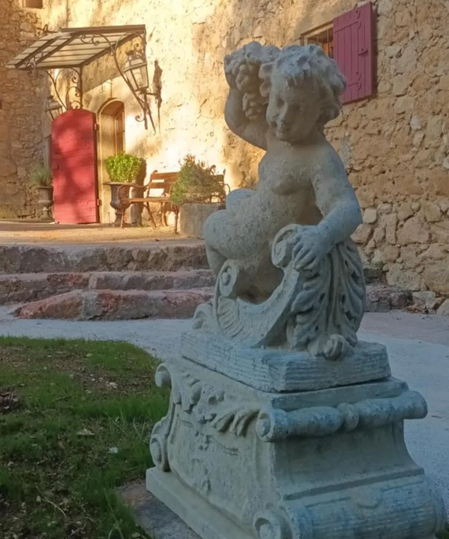 Le Vieux Moulin De Jouques Bed & Breakfast 0*,  France