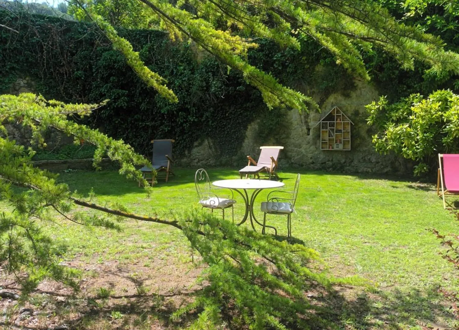 Le Vieux Moulin De Jouques Bed & Breakfast
